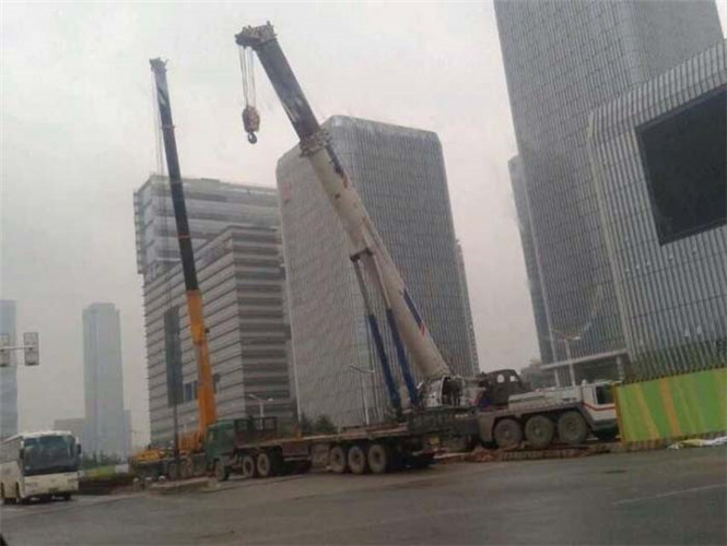 淮阴区“自动找平”—— 吊车的 “平地神器” 技术