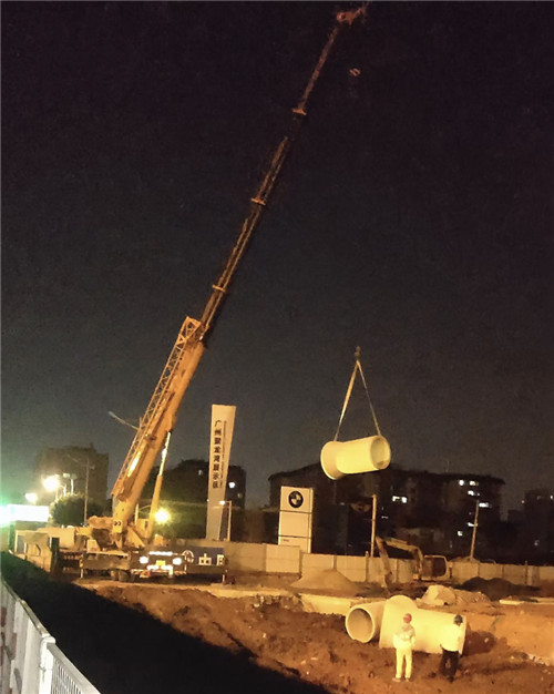 淮阴区“弯臂矫正”—— 吊车的 “形变补偿” 技术