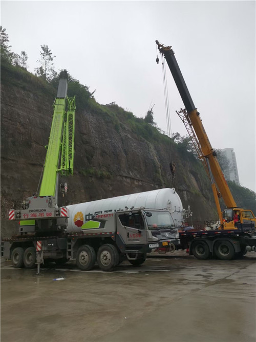 淮阴区“不怕风雨冻”—— 吊车的 “恶劣环境适应” 技术